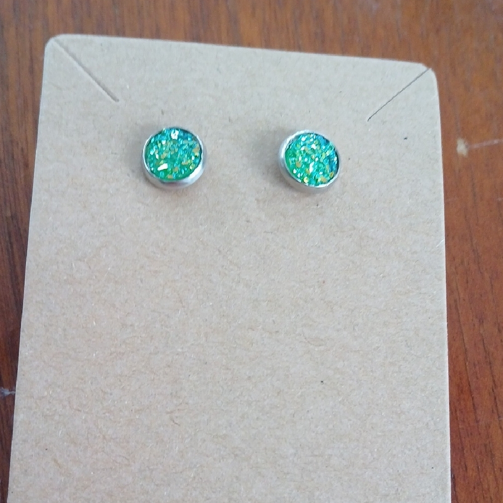 Emerald Sparkle Stud Earrings